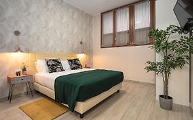 Hemeras Boutique Homes - Design Flat Near Metro Station